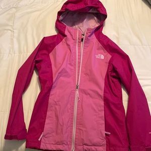Girls The North Face shell jacket like new 10-12